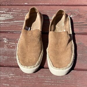 🔥HOT DEAL $7🔥 Toms Brown Suede Slip-On Flats